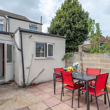 Beautiful 4 Bedrooms House, 7 Walk To Train Station Plumstead  Kültér fotó