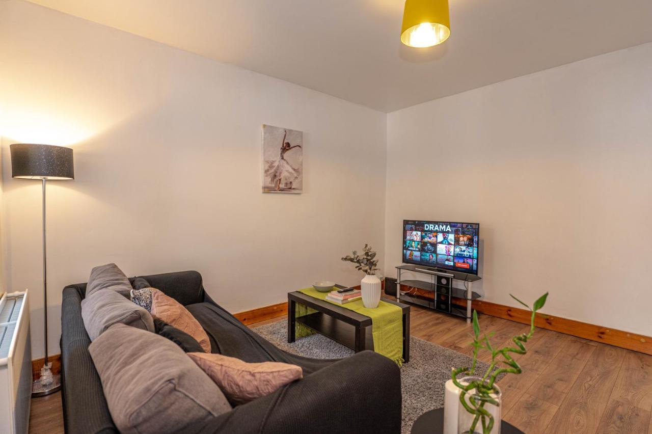 Beautiful 4 Bedrooms House, 7 Walk To Train Station Plumstead  Kültér fotó